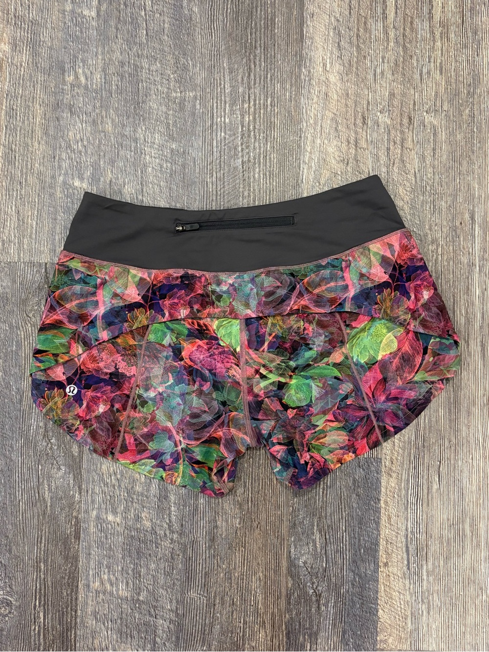 Lululemon Speed Up Mid-Rise Lined Shorts 4" - Vivid Floral Multi (Size 6)
